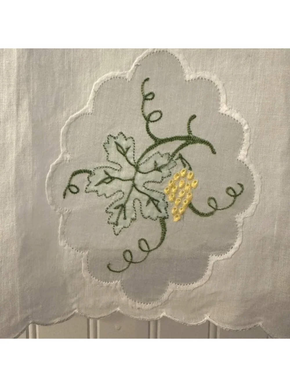 VTG Madeira Linen Guest Towels Sheer Panel Grape Embroidery Scalloped Handmade